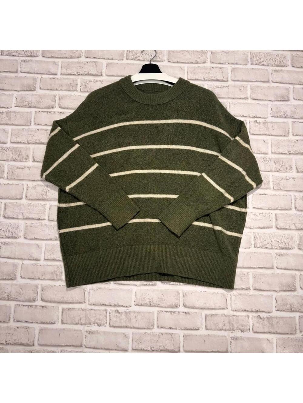Aerie Green and White Striped Sweater Women's M‎ Oversized